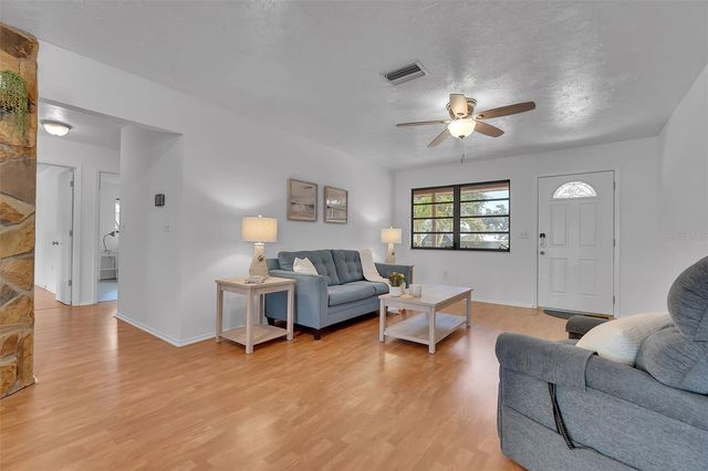 7206 8TH AVENUE NW, Bradenton, FL 34209