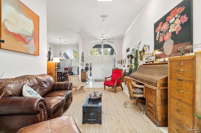 5505 Navaho Dr, Pensacola, FL 32507