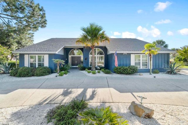 5505 Navaho Dr, Pensacola, FL 32507