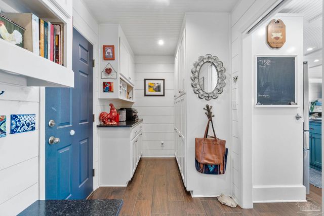 5505 Navaho Dr, Pensacola, FL 32507