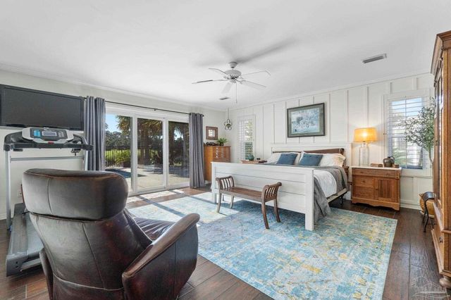 5505 Navaho Dr, Pensacola, FL 32507