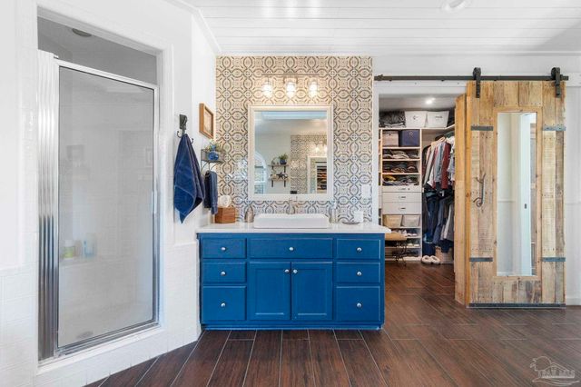 5505 Navaho Dr, Pensacola, FL 32507