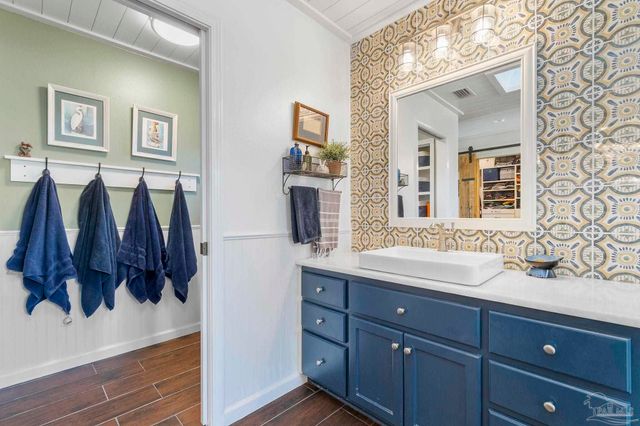 5505 Navaho Dr, Pensacola, FL 32507