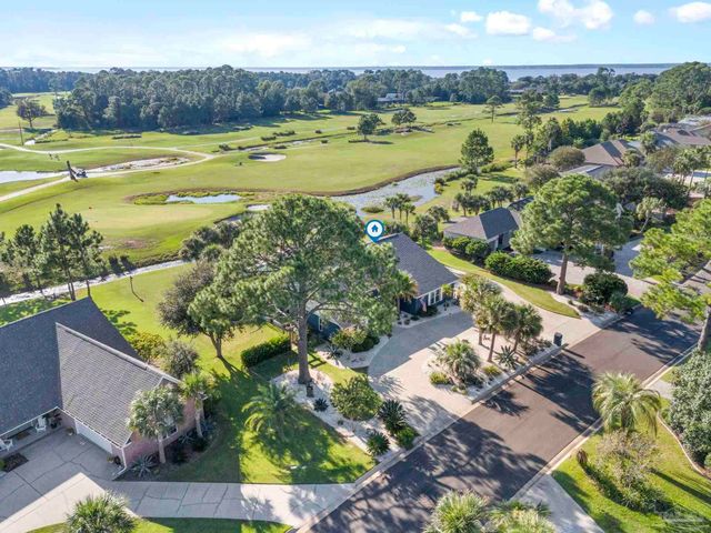 5505 Navaho Dr, Pensacola, FL 32507