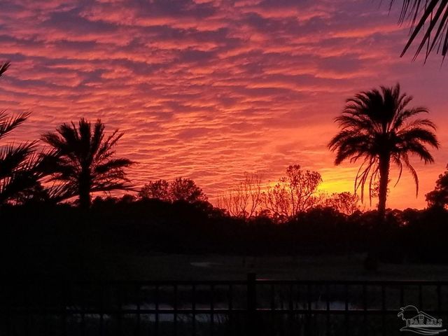 5505 Navaho Dr, Pensacola, FL 32507