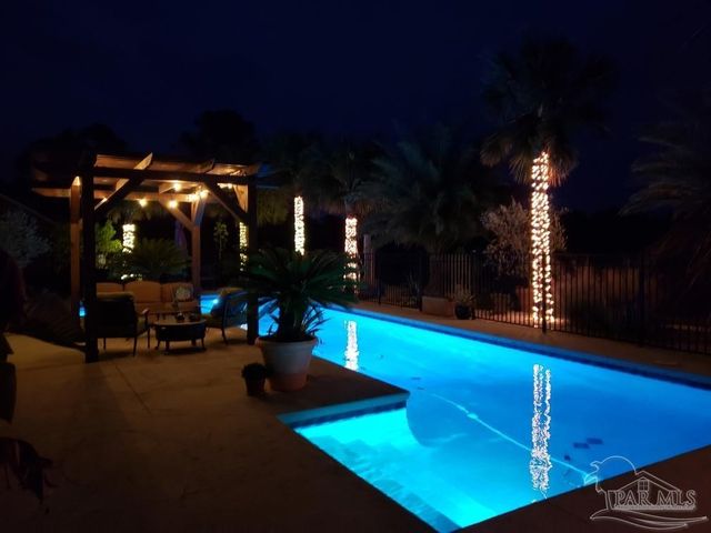 5505 Navaho Dr, Pensacola, FL 32507