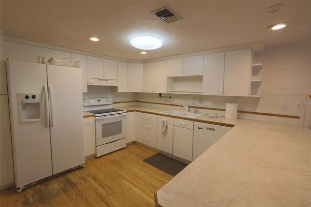 3016 TANGLEWOOD DRIVE, Sarasota, FL 34239