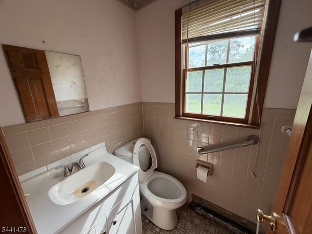 124 Perryville Rd, Union Twp., NJ 08867