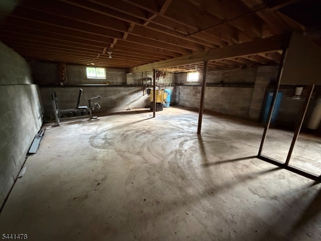 124 Perryville Rd, Union Twp., NJ 08867