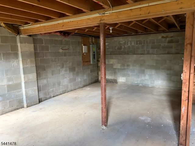 124 Perryville Rd, Union Twp., NJ 08867