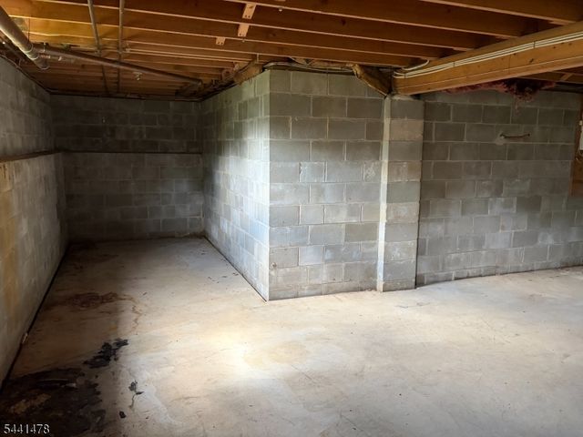 124 Perryville Rd, Union Twp., NJ 08867