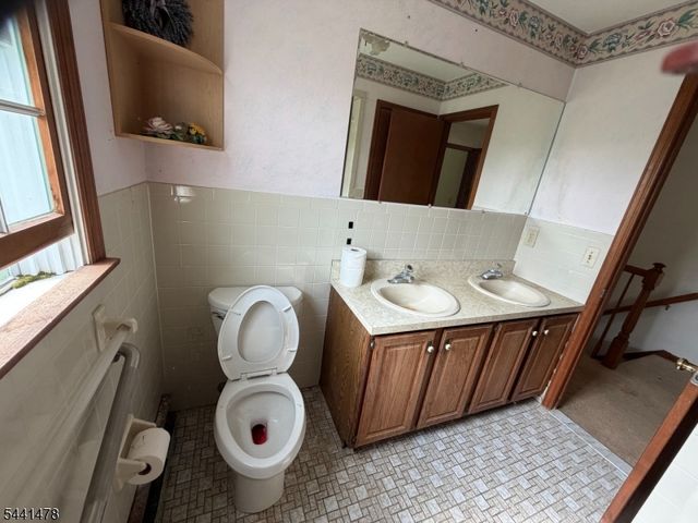 124 Perryville Rd, Union Twp., NJ 08867