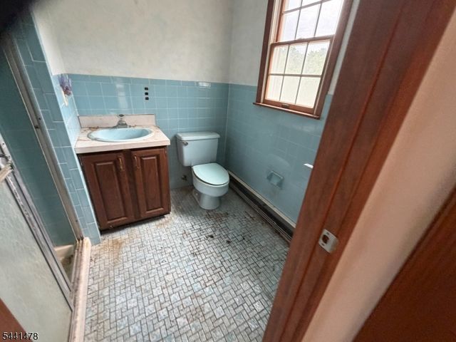 124 Perryville Rd, Union Twp., NJ 08867