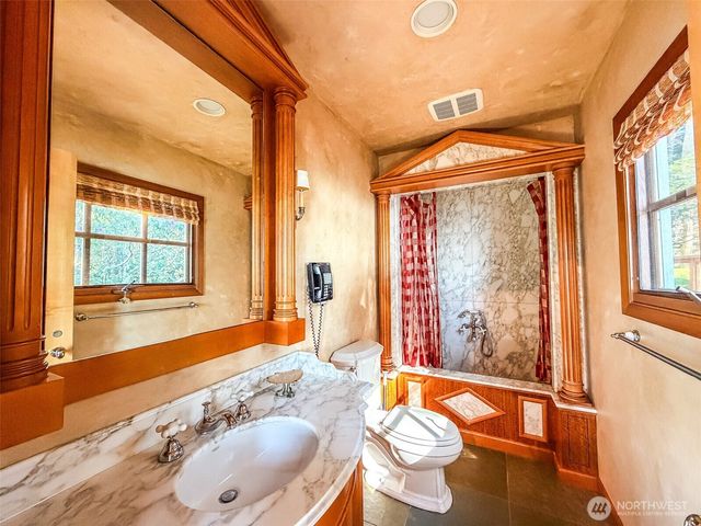450 Eagle Bay Road, Blakely Island, WA 98222
