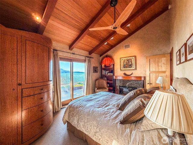 450 Eagle Bay Road, Blakely Island, WA 98222