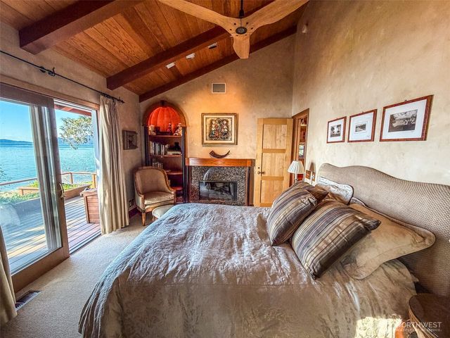 450 Eagle Bay Road, Blakely Island, WA 98222