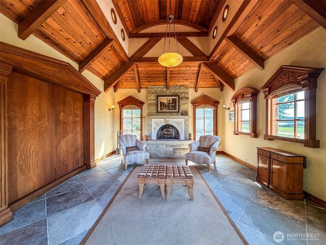 450 Eagle Bay Road, Blakely Island, WA 98222