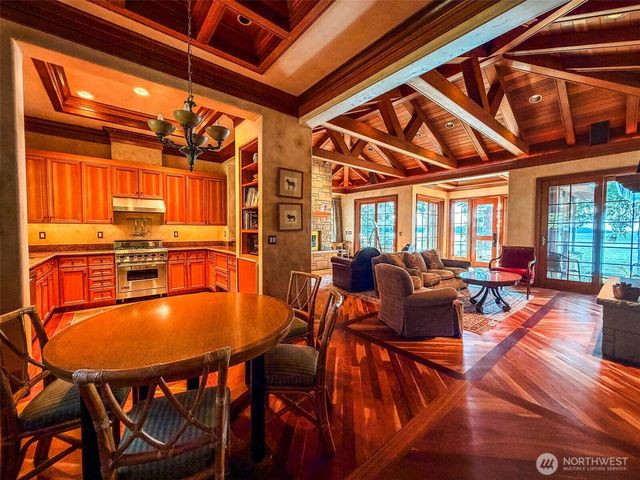 450 Eagle Bay Road, Blakely Island, WA 98222
