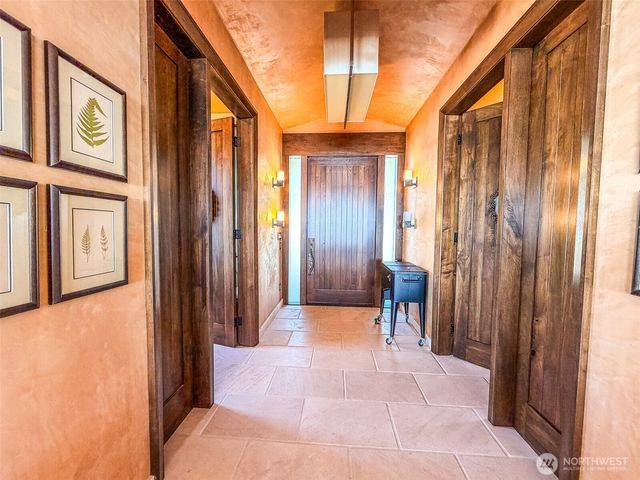 450 Eagle Bay Road, Blakely Island, WA 98222