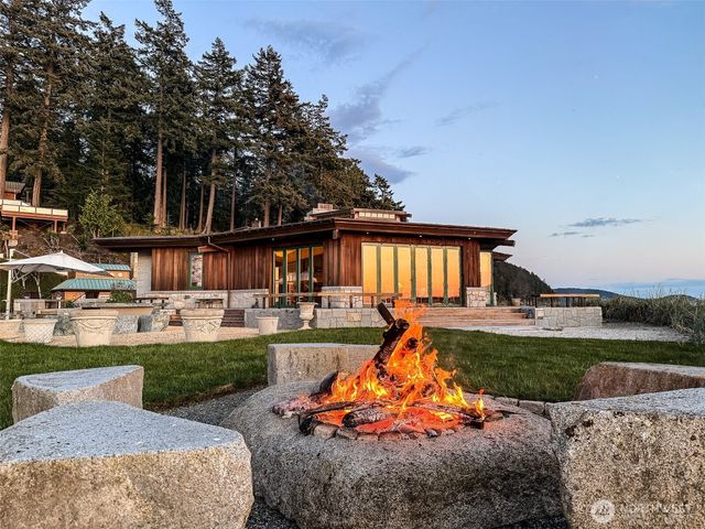 450 Eagle Bay Road, Blakely Island, WA 98222