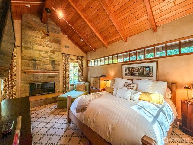 450 Eagle Bay Road, Blakely Island, WA 98222