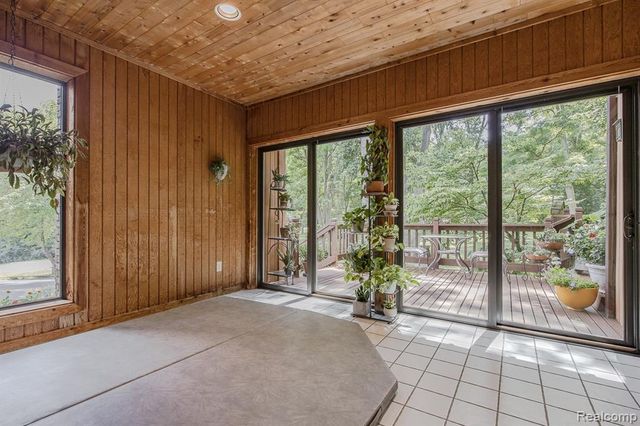 7880 Deerhill Drive, Clarkston, MI 48346