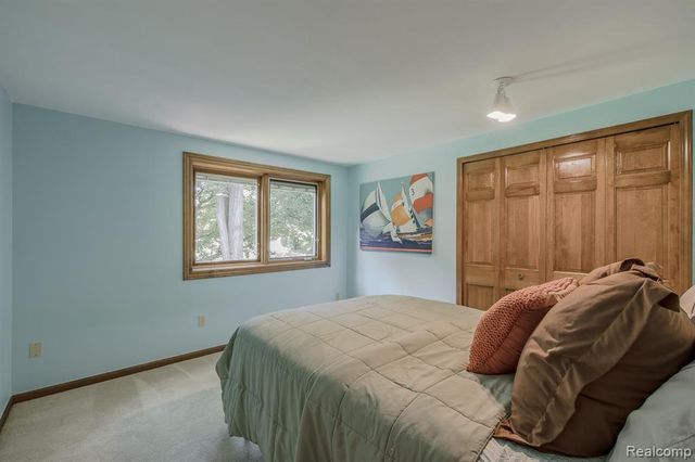 7880 Deerhill Drive, Clarkston, MI 48346