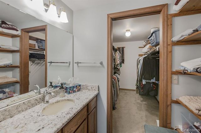 7880 Deerhill Drive, Clarkston, MI 48346