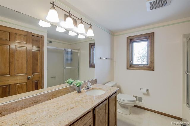 7880 Deerhill Drive, Clarkston, MI 48346