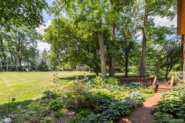 7880 Deerhill Drive, Clarkston, MI 48346