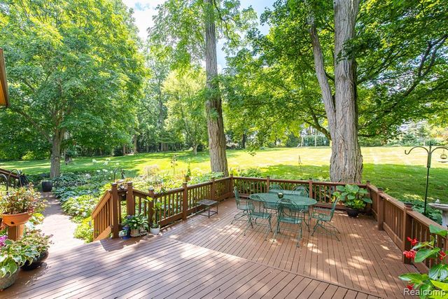7880 Deerhill Drive, Clarkston, MI 48346