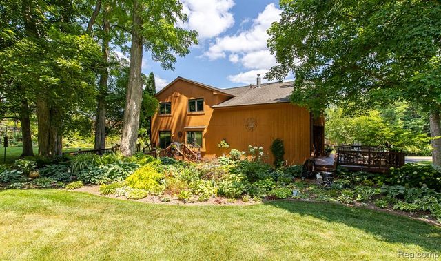 7880 Deerhill Drive, Clarkston, MI 48346
