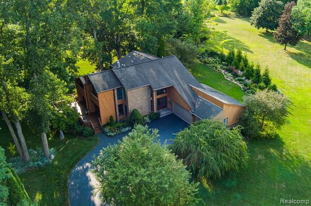 7880 Deerhill Drive, Clarkston, MI 48346