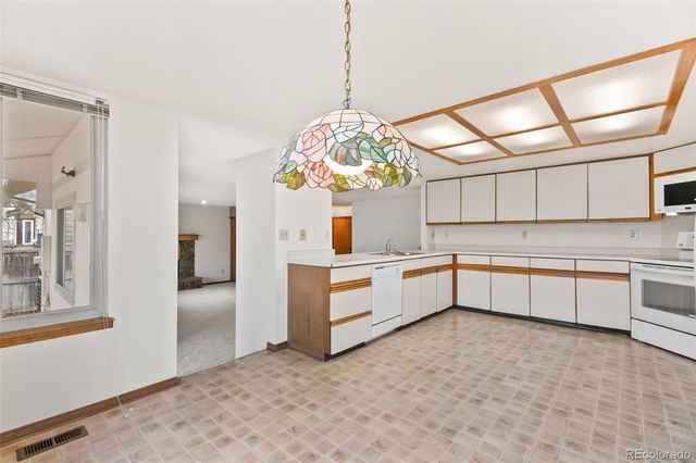 11303 E Warren Avenue, Aurora, CO 80014