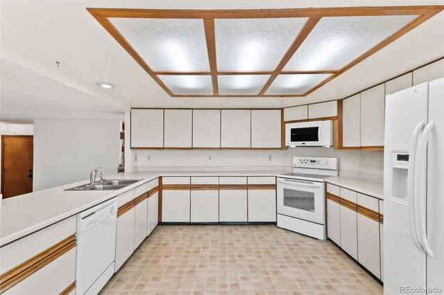 11303 E Warren Avenue, Aurora, CO 80014