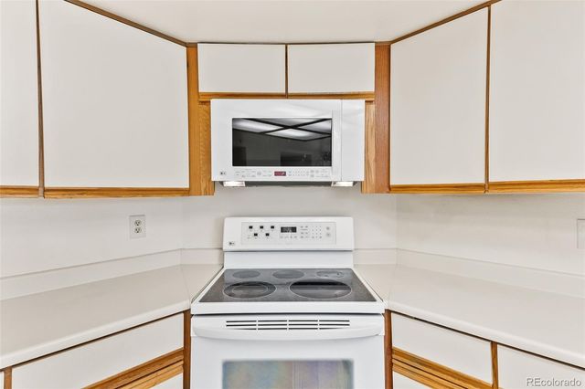 11303 E Warren Avenue, Aurora, CO 80014