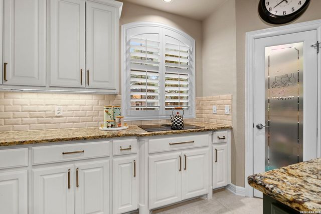 2302 BLACKOAK BND, San Antonio, TX 78248