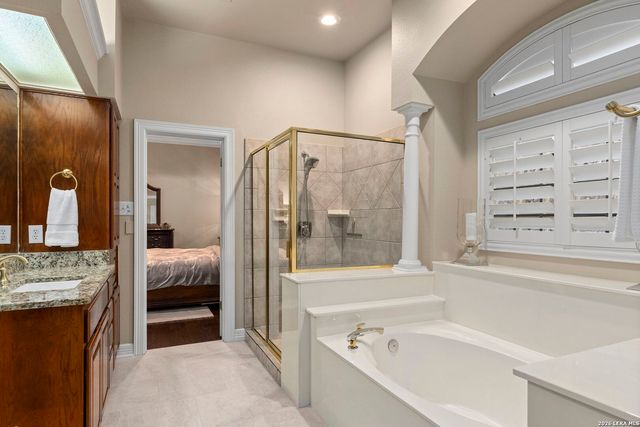 2302 BLACKOAK BND, San Antonio, TX 78248