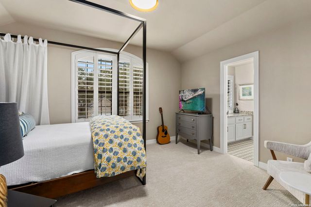 2302 BLACKOAK BND, San Antonio, TX 78248