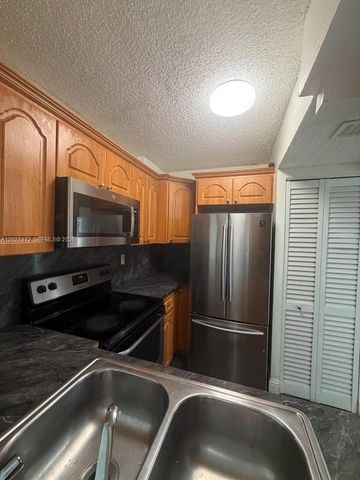 8185 NW 7th Street 218, Miami, FL 33126