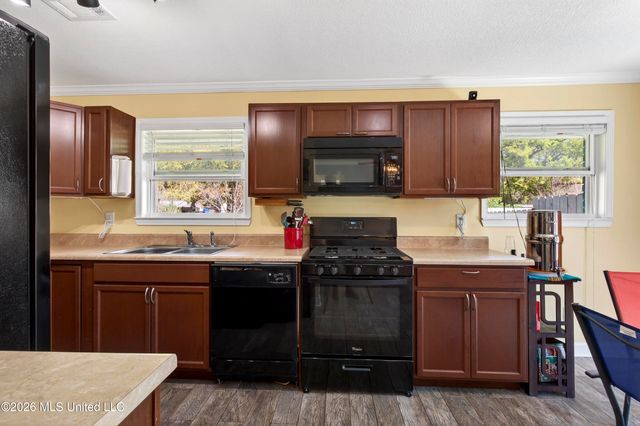 2304 Gulf Avenue, Gulfport, MS 39501