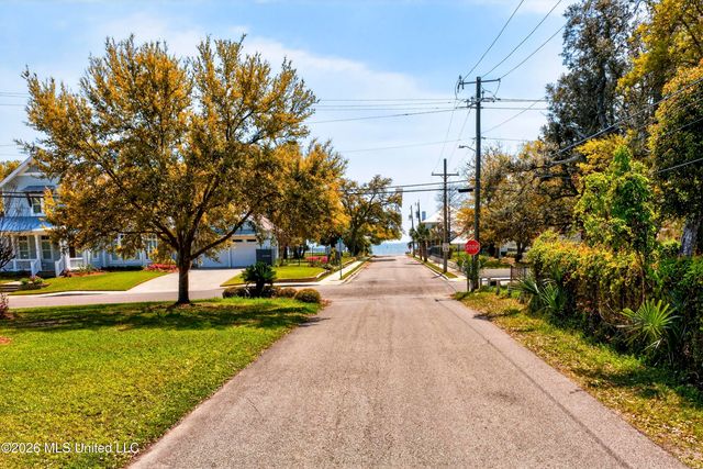 2304 Gulf Avenue, Gulfport, MS 39501