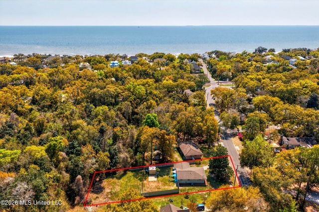 2304 Gulf Avenue, Gulfport, MS 39501