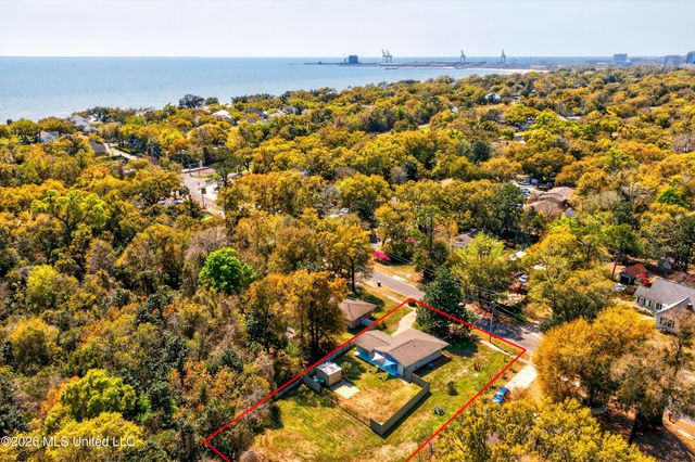 2304 Gulf Avenue, Gulfport, MS 39501