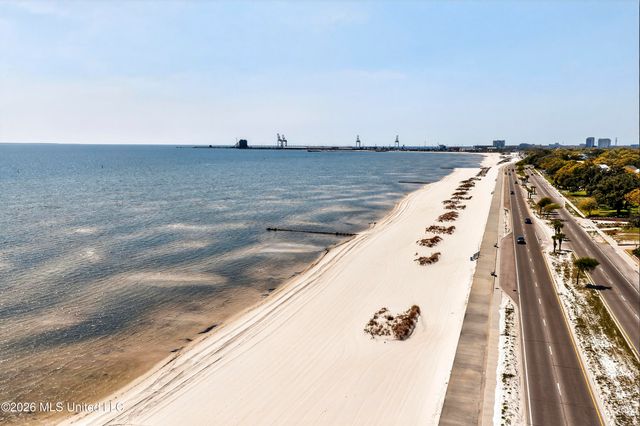 2304 Gulf Avenue, Gulfport, MS 39501