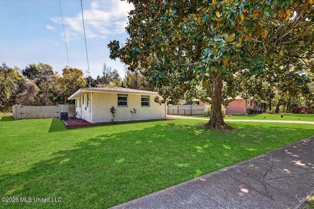 2304 Gulf Avenue, Gulfport, MS 39501