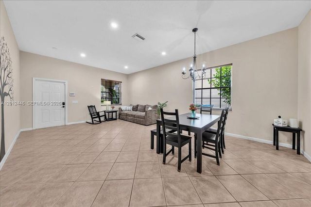1634 Sandpiper Cir, Weston, FL 33327