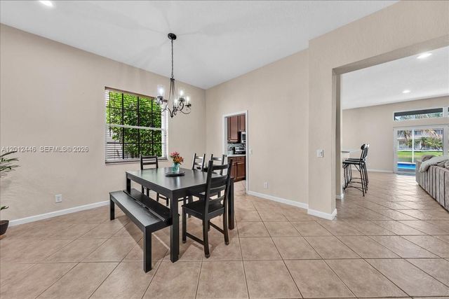 1634 Sandpiper Cir, Weston, FL 33327