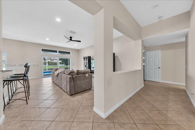 1634 Sandpiper Cir, Weston, FL 33327