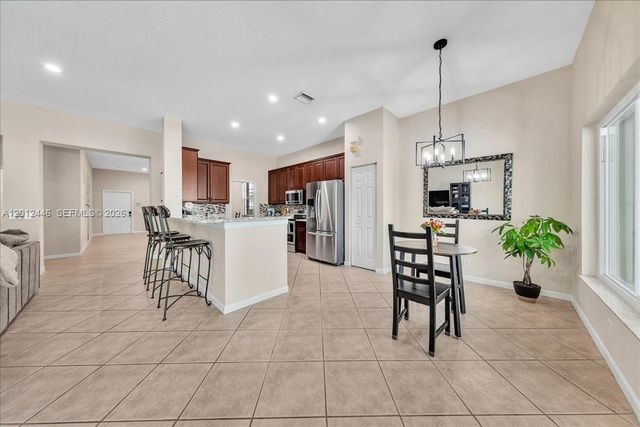 1634 Sandpiper Cir, Weston, FL 33327
